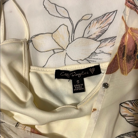 City Triangles Floral Print Ruffle Sleeve Dress - Picture 3 of 7